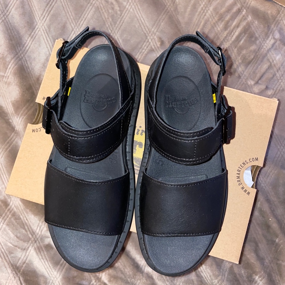 Dr. Martens Voss black hydro sandal